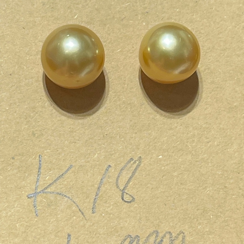 Elegant Golden Pearl Earrings 12 mm SouthSea Pearl in 18 k Gold Settings.